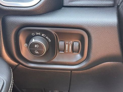 Used 2025 RAM 2500 Laramie AWD/4WD image 20