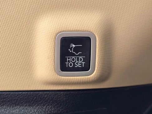 Certified 2022 Jeep Grand Cherokee Limited image 28