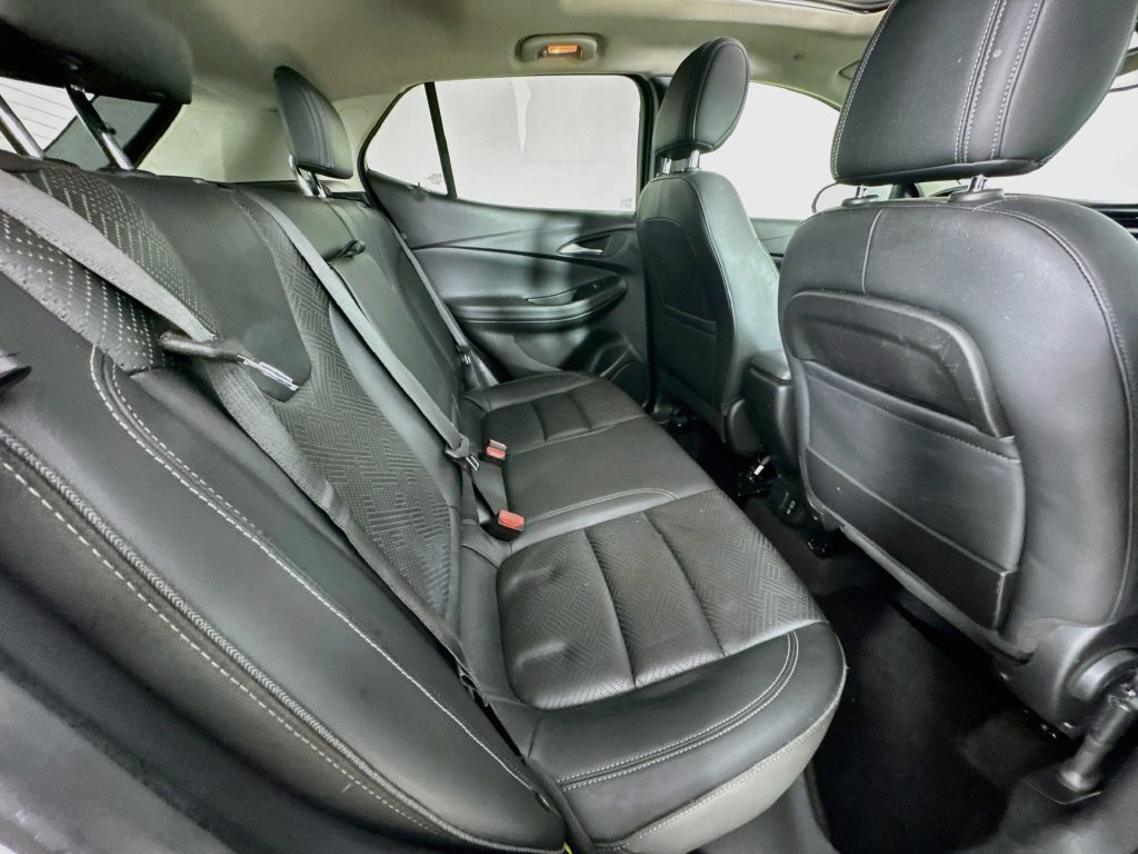 Used 2021 Buick Encore GX Essence w/ Experience Buick Package FWD image 33