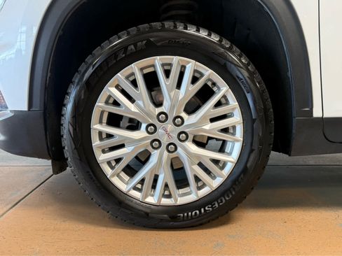 Used 2024 GMC Acadia Elevation FWD image 8