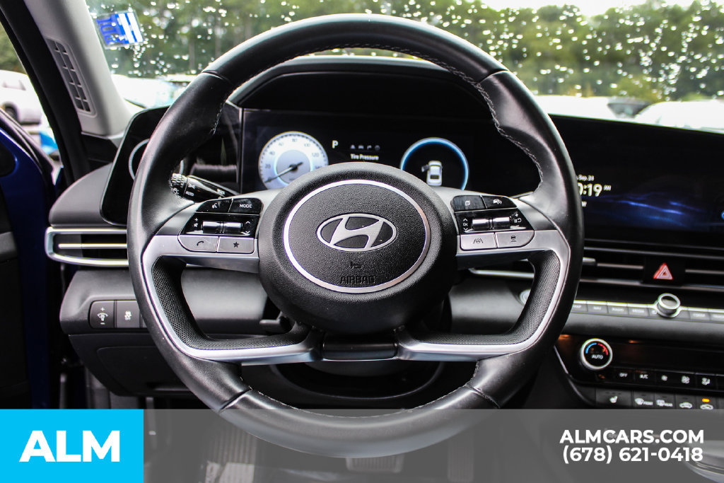 Used 2025 Hyundai Elantra SEL FWD image 22