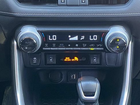 Certified 2023 Toyota RAV4 XLE Premium AWD/4WD image 31