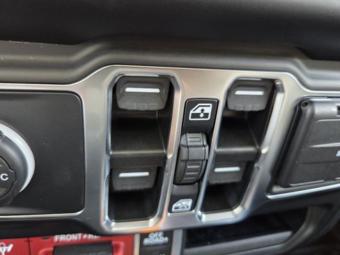 Used 2023 Jeep Gladiator Rubicon AWD/4WD image 33