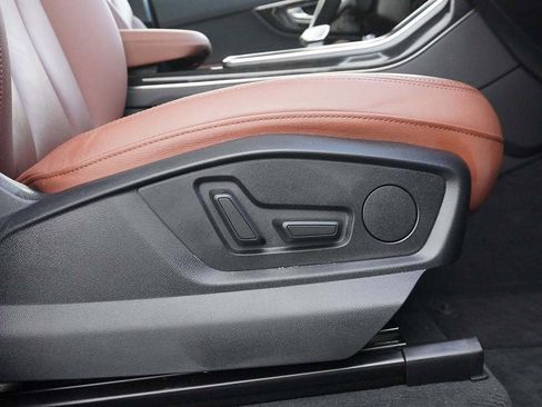 Used 2023 Audi Q7 2.0T Premium w/ Convenience Package image 40