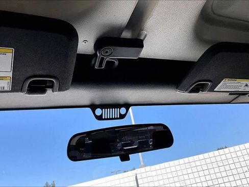 Certified 2018 Jeep Wrangler Sport image 25