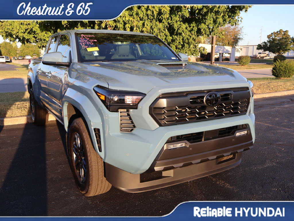 Used 2026 Toyota Tacoma TRD Sport w/ TRD Sport Upgrade Package AWD/4WD image 2