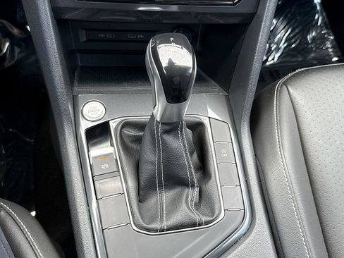 Used 2023 Volkswagen Tiguan SE FWD image 21