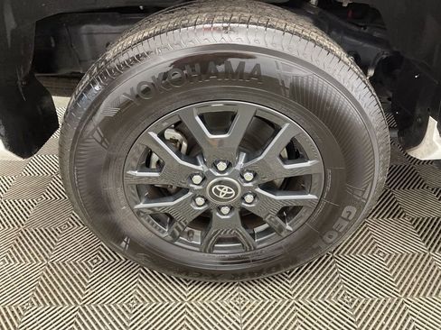 Used 2025 Toyota 4Runner SR5 image 38