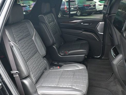 Used 2022 Cadillac Escalade Sport Platinum w/ Heavy-Duty Trailer Package image 21