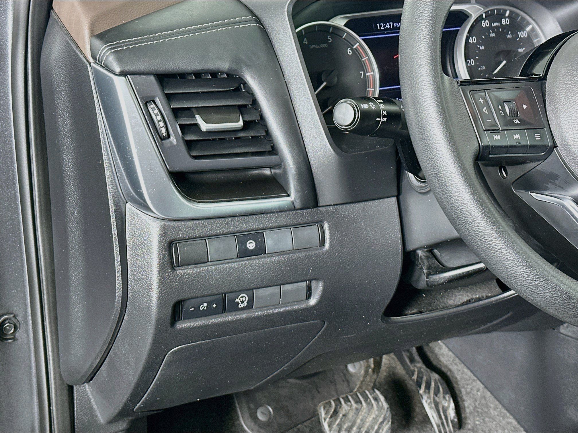 Used 2023 Nissan Rogue SV AWD/4WD image 17