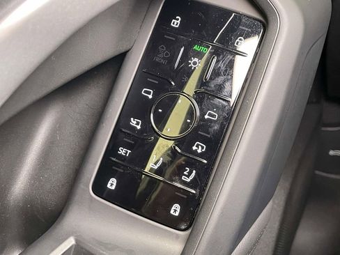 Certified 2025 Audi Q5 Premium w/ Convenience Package image 35