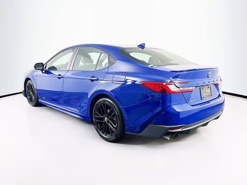 Used 2025 Toyota Camry SE image 5