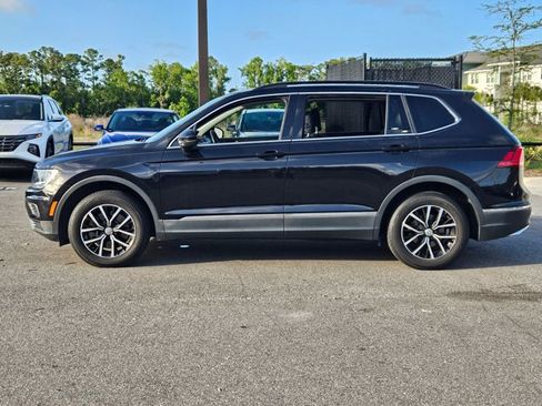 Used 2021 Volkswagen Tiguan SE w/ Panoramic Sunroof Package image 3