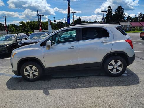 Used 2016 Chevrolet Trax LT w/ LT Convenience Package AWD/4WD image 8