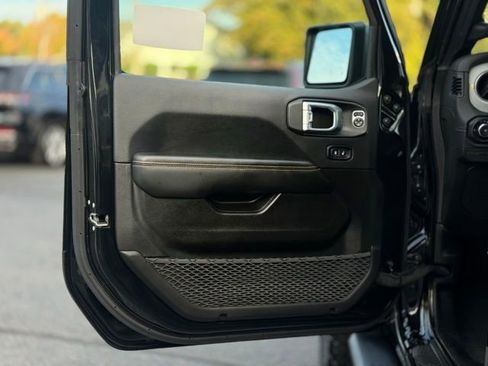 Used 2024 Jeep Wrangler Sahara w/ Technology Group image 11