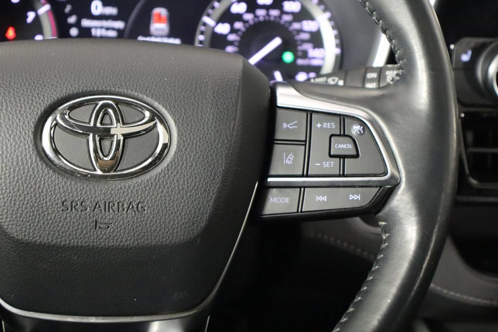 Used 2021 Toyota Highlander XSE AWD/4WD image 27
