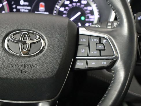 Used 2021 Toyota Highlander XSE AWD/4WD image 27