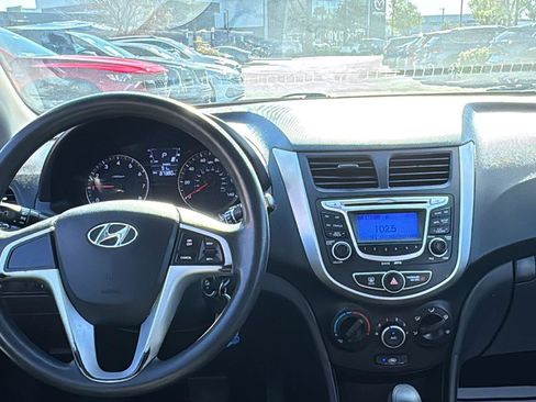 Used 2012 Hyundai Accent GS image 7