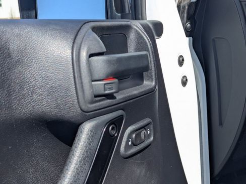 Used 2015 Jeep Wrangler Unlimited Sahara AWD/4WD image 17