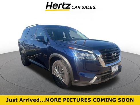 Used 2025 Nissan Pathfinder SV FWD image 1
