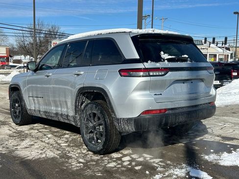 New 2026 Jeep Grand Cherokee Altitude AWD/4WD image 10