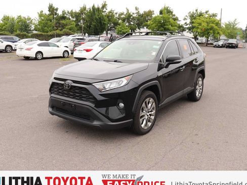 Used 2019 Toyota RAV4 XLE Premium w/ Cold Weather Package AWD/4WD image 1