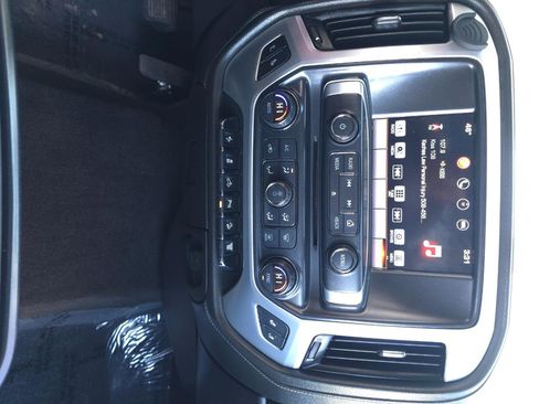 Used 2016 GMC Sierra 2500 SLT w/ Duramax Plus Package image 16