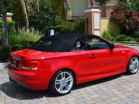 Used 2012 BMW 135i Convertible image 25