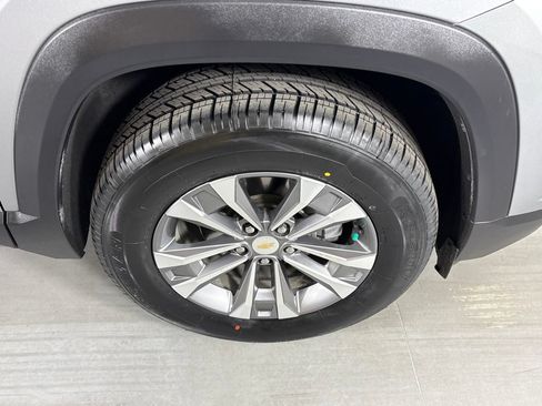 Used 2025 Chevrolet Equinox LT AWD/4WD image 11
