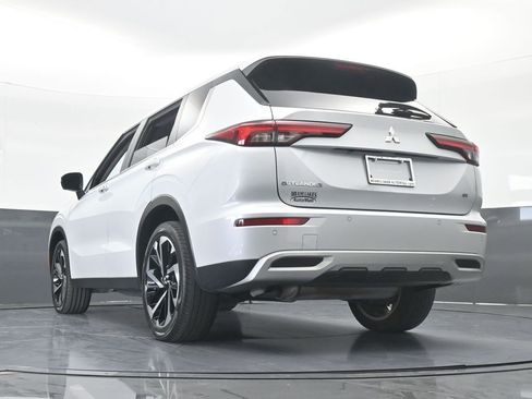 Used 2023 Mitsubishi Outlander SE image 66