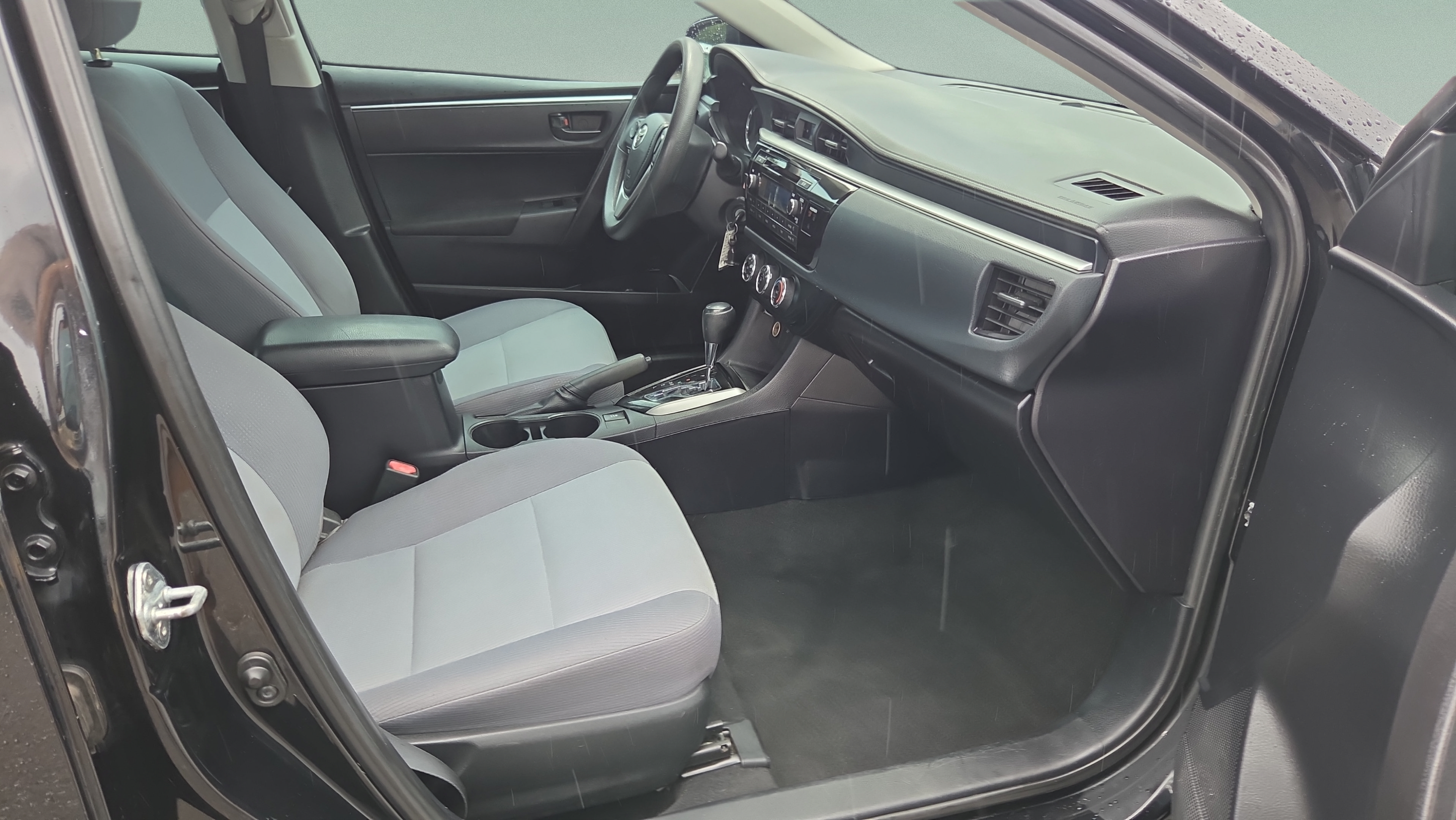 Used 2015 Toyota Corolla L FWD image 13