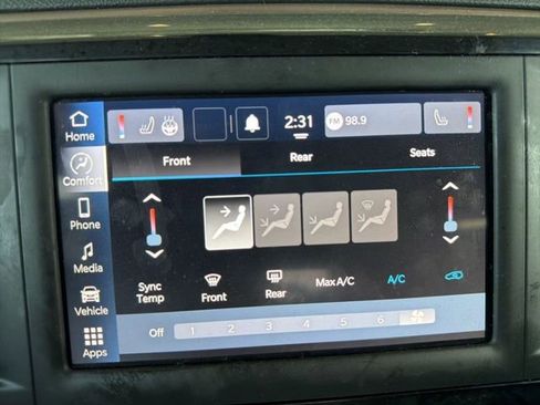 Used 2022 Chrysler Voyager LX FWD image 26
