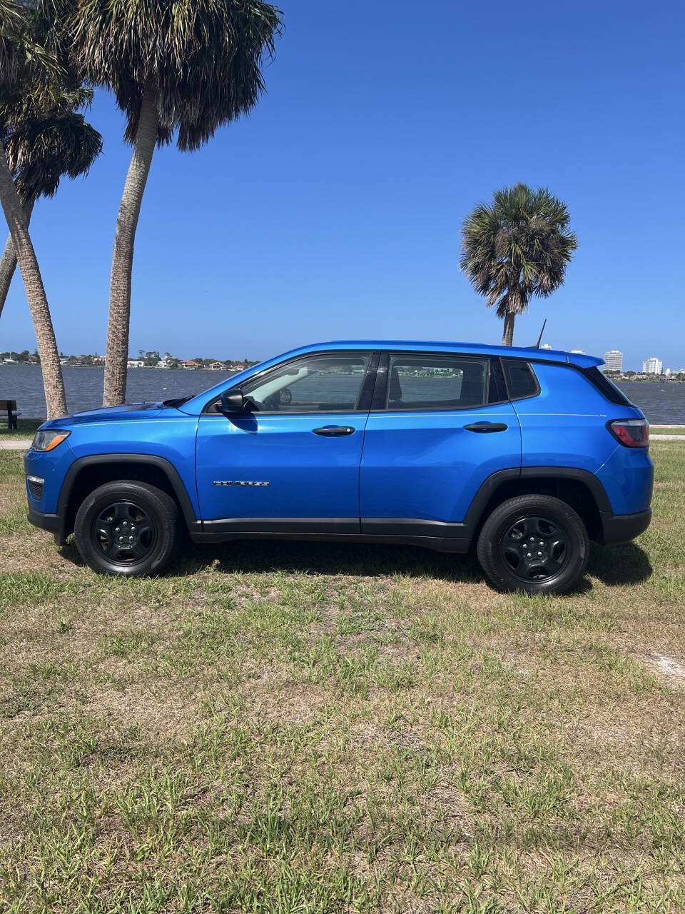 Used 2020 Jeep Compass Sport AWD/4WD image 2
