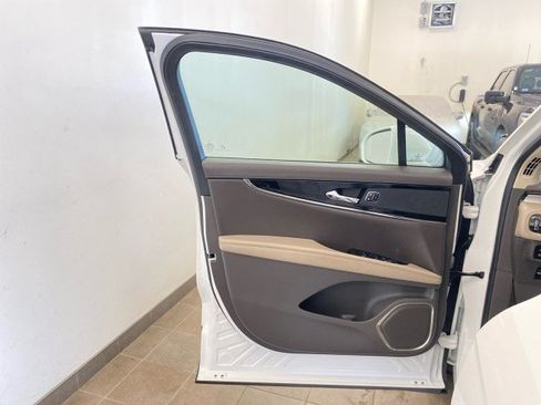 Certified 2023 Lincoln Nautilus AWD w/ Premium Package image 14