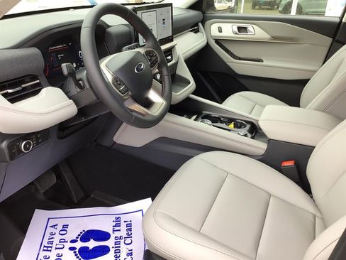 New 2025 Ford Explorer Active w/ Active Comfort Package image 18