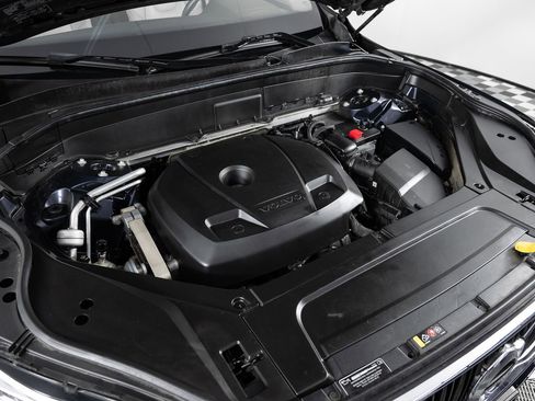 Used 2016 Volvo XC90 T6 Momentum image 42