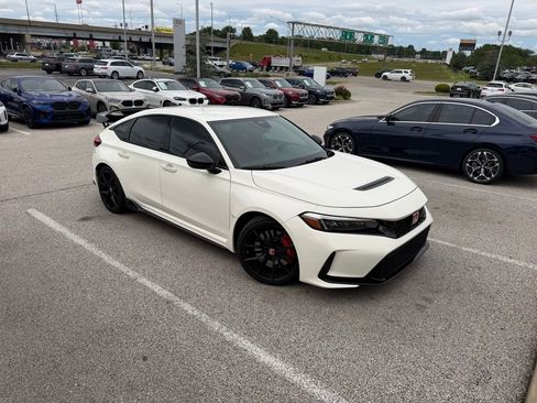 Used 2024 Honda Civic Type R image 1