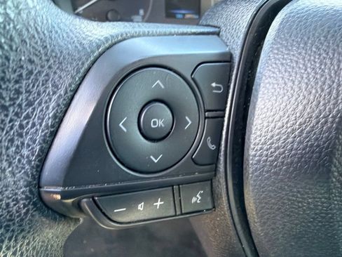 Used 2025 Toyota Corolla LE FWD image 27