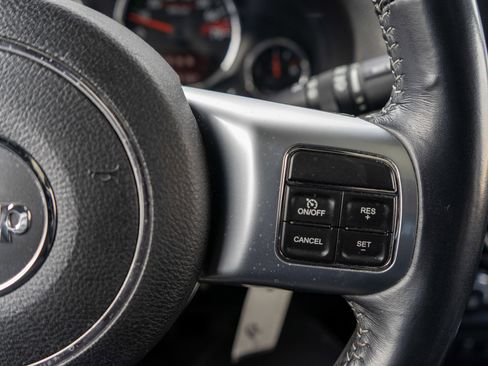 Used 2017 Jeep Wrangler Unlimited Rubicon AWD/4WD image 23