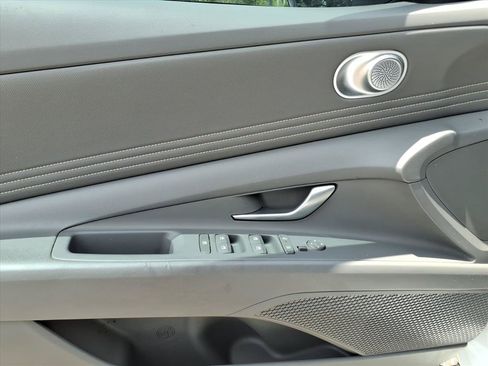 Used 2025 Hyundai Elantra Sport FWD image 15