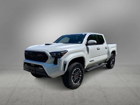 Used 2024 Toyota Tacoma TRD Sport w/ TRD Sport Upgrade Package AWD/4WD image 9
