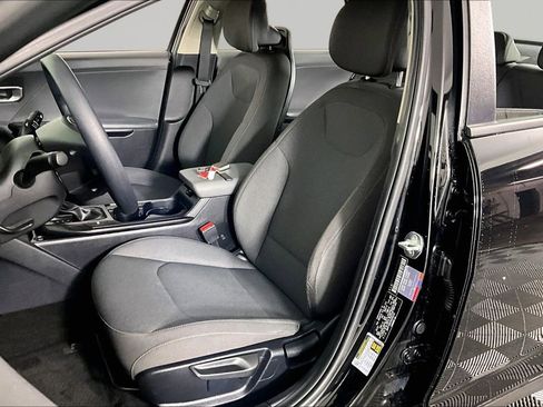 Used 2025 Kia K4 FWD image 20
