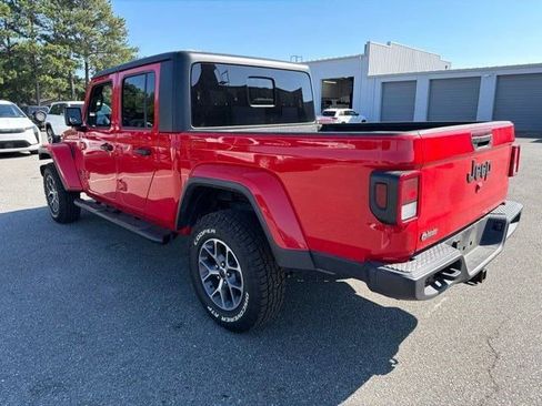 Used 2024 Jeep Gladiator Sport AWD/4WD image 6