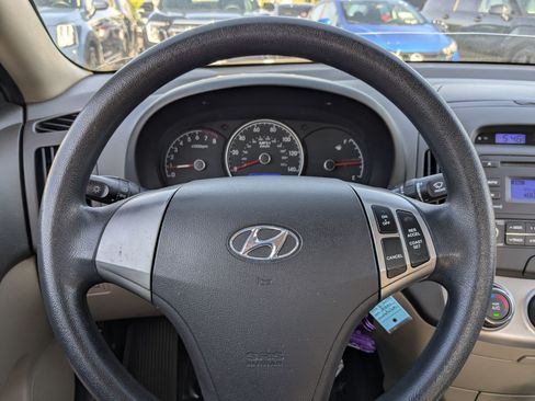 Used 2010 Hyundai Elantra GLS FWD image 18