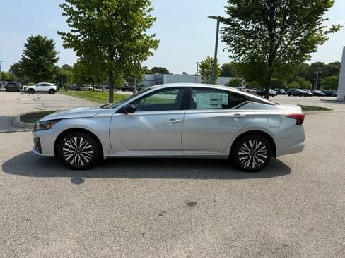 New 2026 Nissan Altima 2.5 SV AWD/4WD image 9