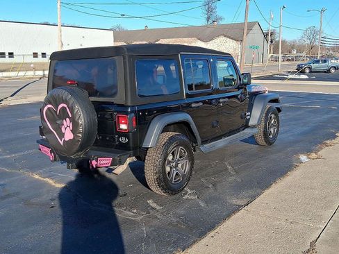 Used 2018 Jeep Wrangler Unlimited Sport S image 3