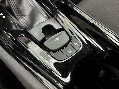 Used 2019 Toyota C-HR XLE image 16