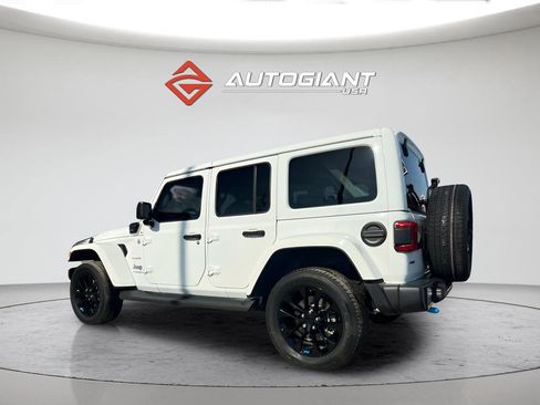 Used 2022 Jeep Wrangler Unlimited Sahara w/ Cold Weather Group image 4