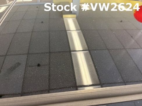 Certified 2022 Volkswagen Tiguan SE w/ Panoramic Sunroof Package image 18