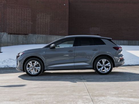 Used 2023 Audi Q4 e-tron Premium Plus w/ Premium Plus image 6